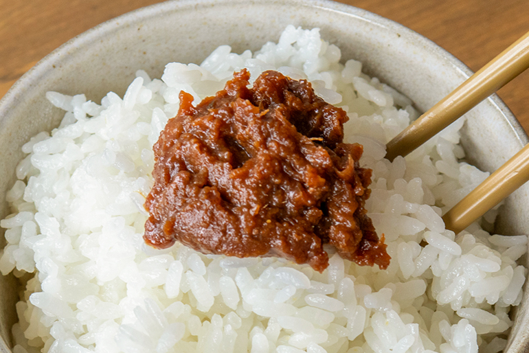 ハーブを食べて育った豚肉を使用