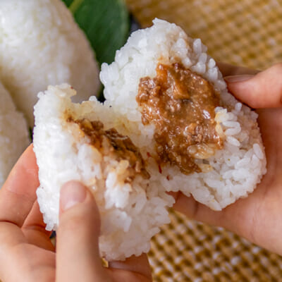 酸味が効いた「ウメ」は、おむすびにぴったり