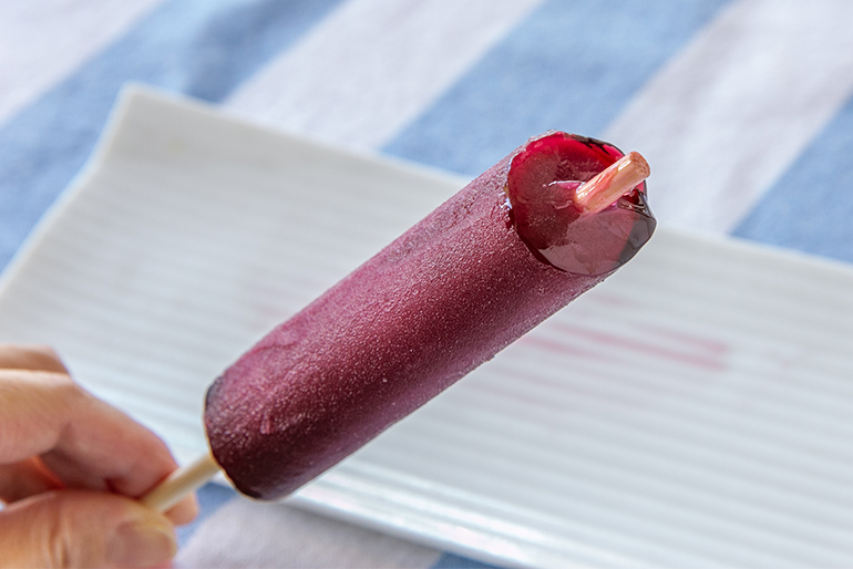 アイスなのに、ぷるぷるもちっと不思議な食感